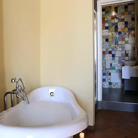 Palazzo Luciani 3* Salerno