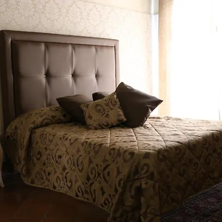 Alojamento de Acomodação e Pequeno-almoço Palazzo Luciani 3*